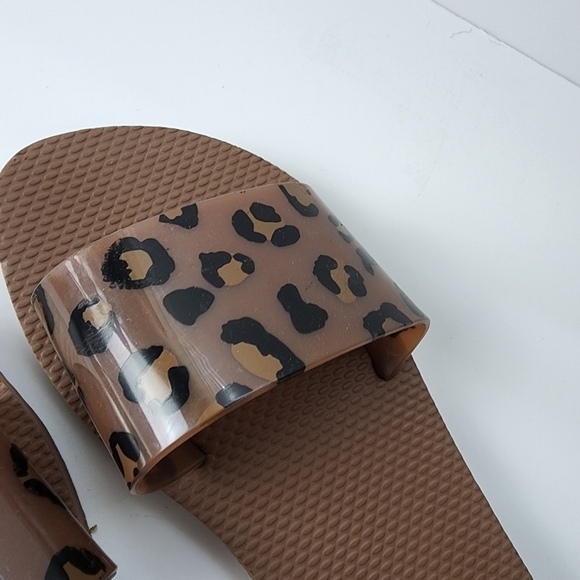 ⭐️40% Off⭐️ Old Navy Leopard Jelly Flip Flop Slide - Picture 5 of 8